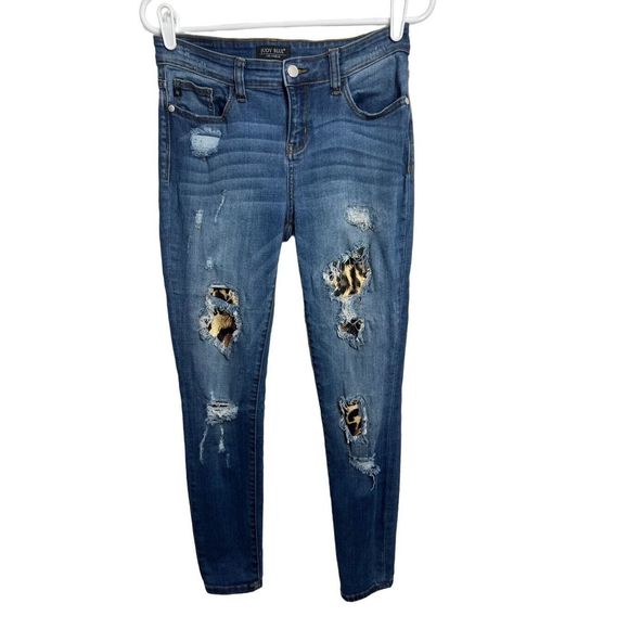 Judy Blue Distressed Skinny Jeans Leopard Print Patch Size 7 28 Run Large - Picture 1 of 9